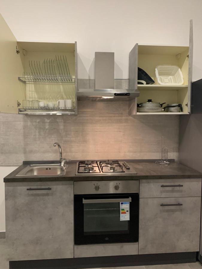 Miris Apartment Fast Comfortable Naples Airport Capodichino 25 Minutes Walk Self Check-In Exteriör bild