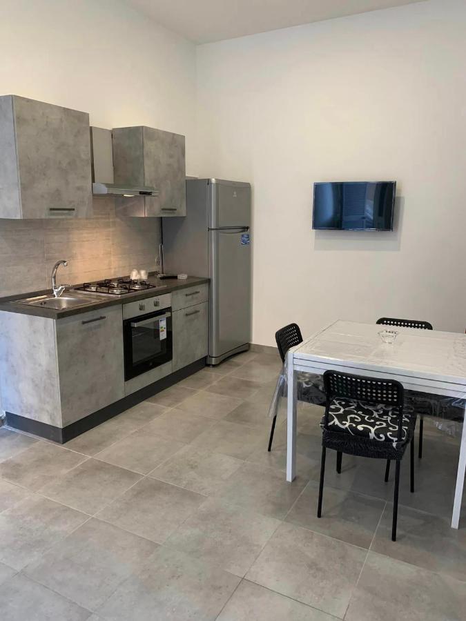 Miris Apartment Fast Comfortable Naples Airport Capodichino 25 Minutes Walk Self Check-In Exteriör bild