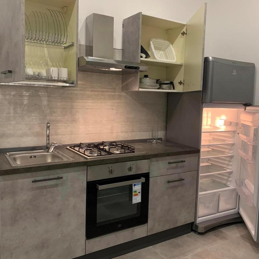 Miris Apartment Fast Comfortable Naples Airport Capodichino 25 Minutes Walk Self Check-In Exteriör bild