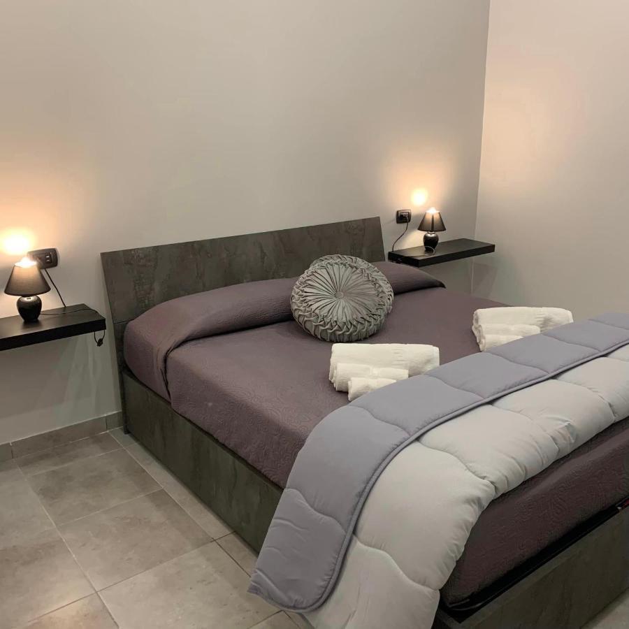 Miris Apartment Fast Comfortable Naples Airport Capodichino 25 Minutes Walk Self Check-In Exteriör bild